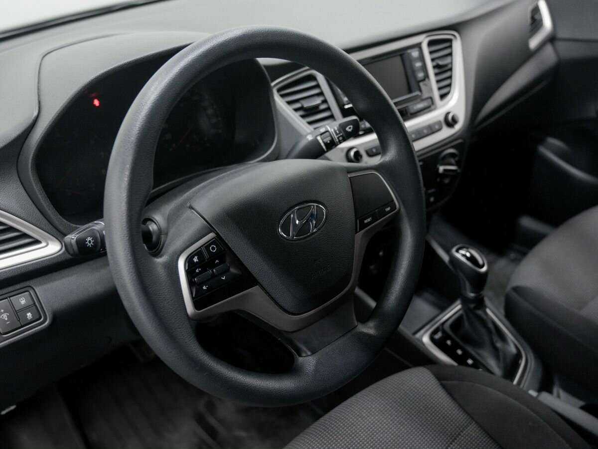 Купить Hyundai Solaris с пробегом. Фото: #10