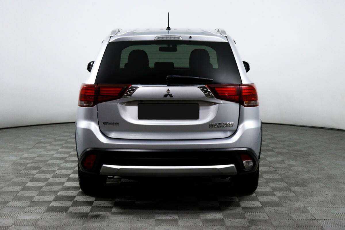 Купить Mitsubishi Outlander с пробегом. Фото: #5