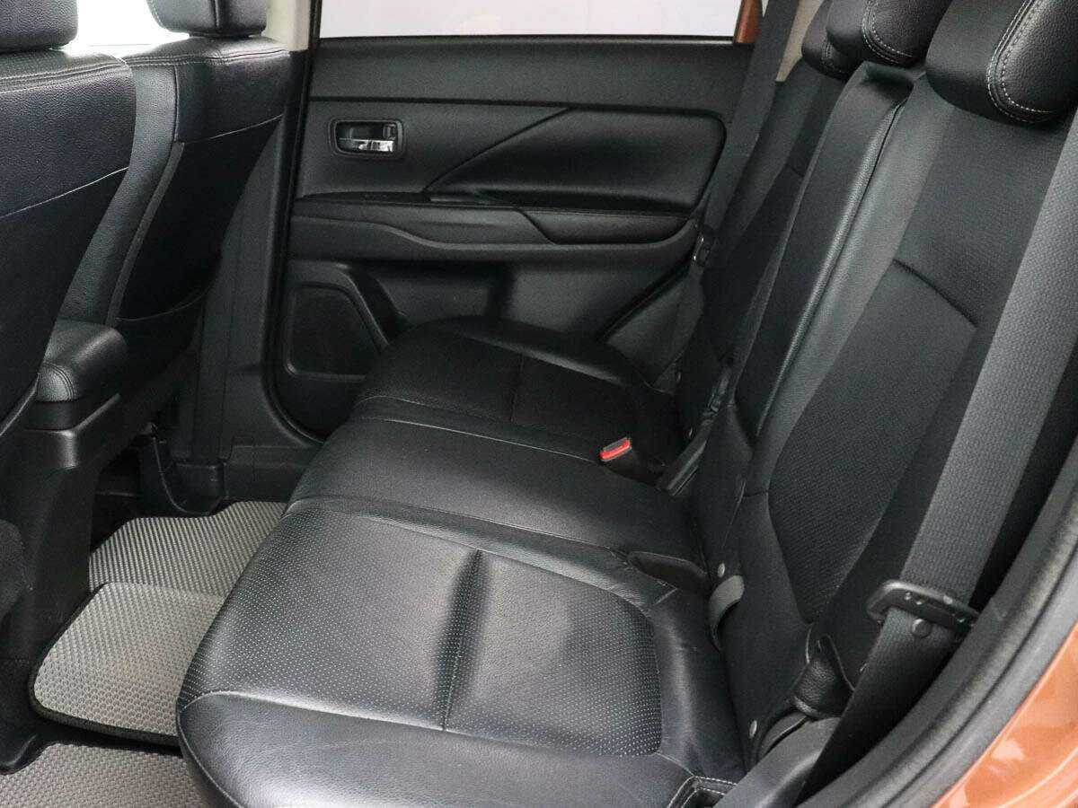 Купить Mitsubishi Outlander с пробегом. Фото: #7