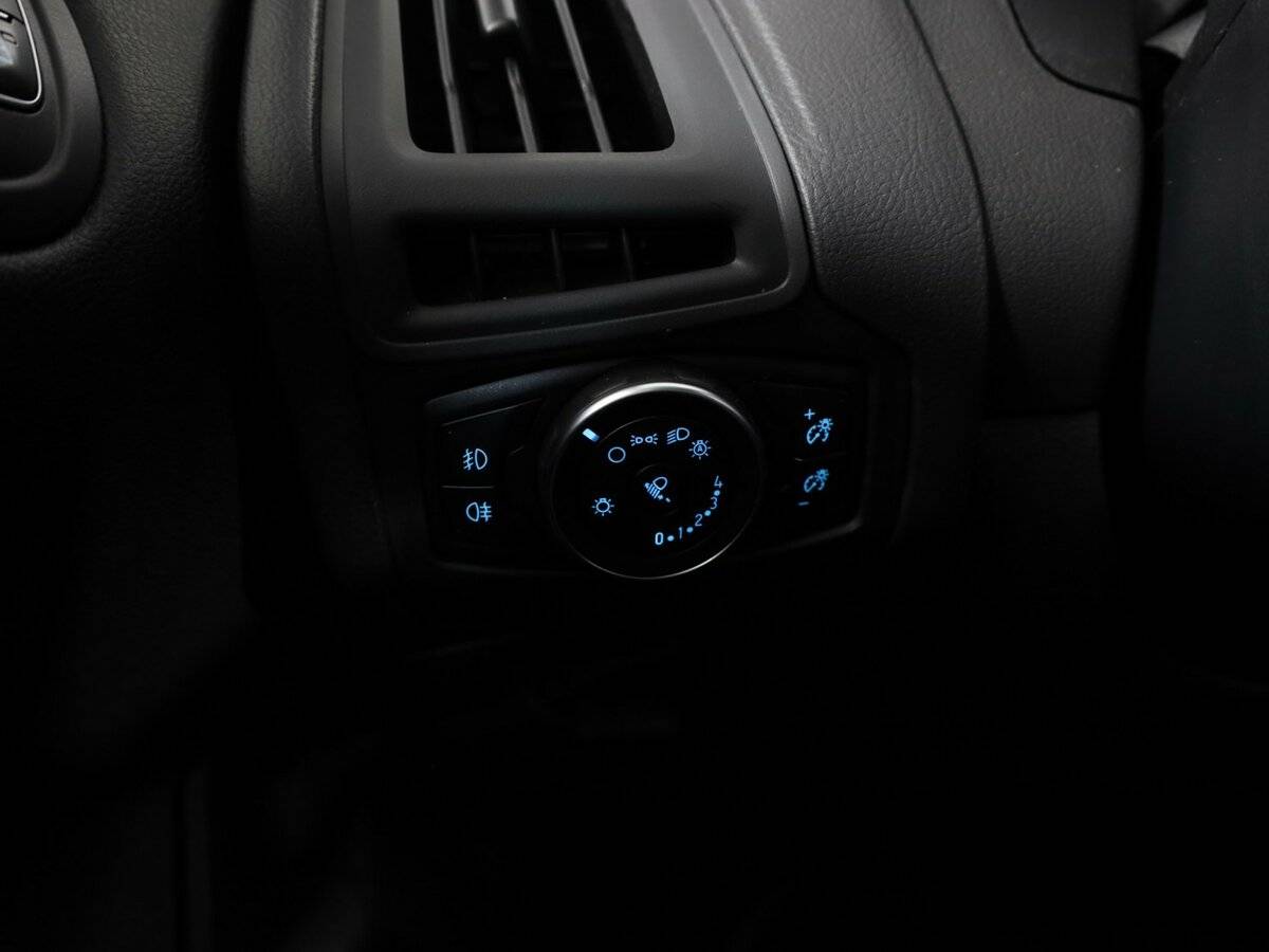 Купить Ford Focus с пробегом. Фото: #17