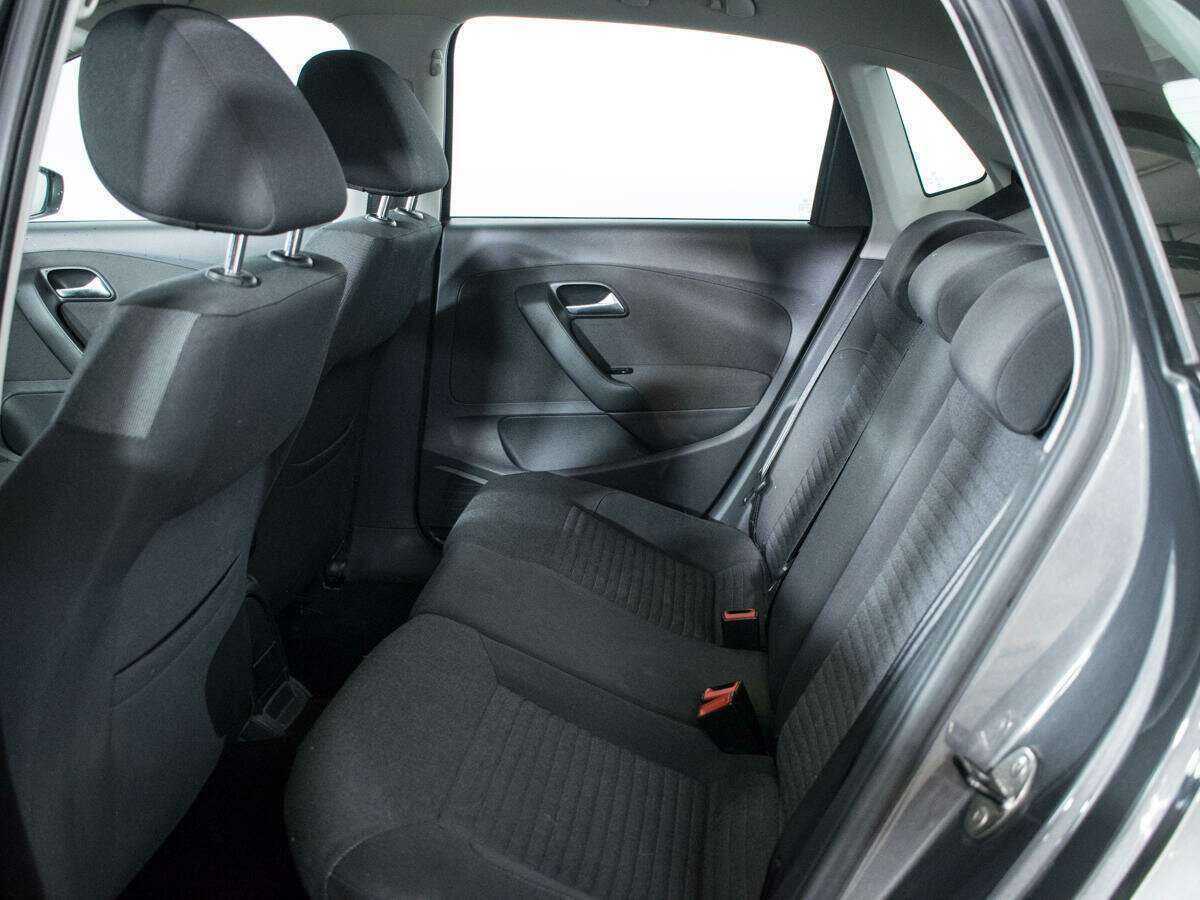 Купить Volkswagen Polo с пробегом. Фото: #9