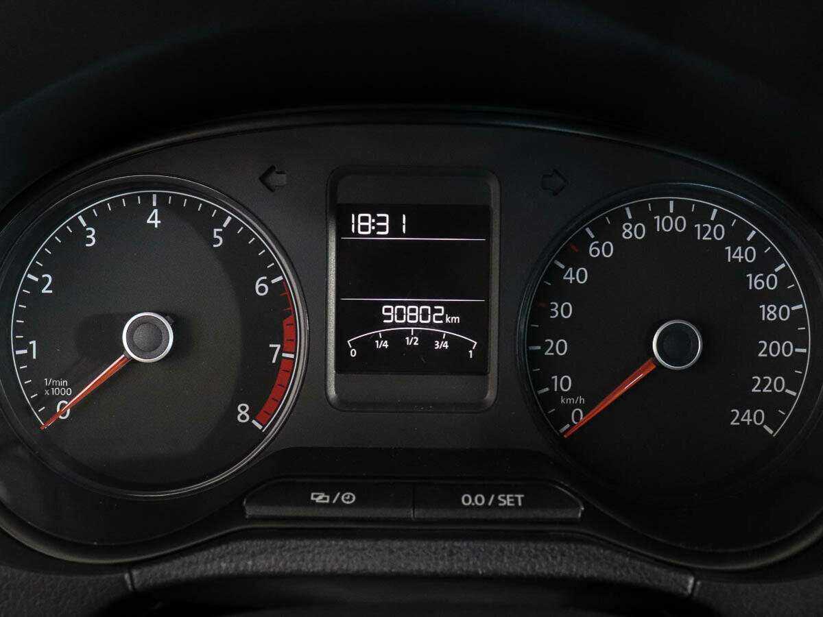 Купить Volkswagen Polo с пробегом. Фото: #9