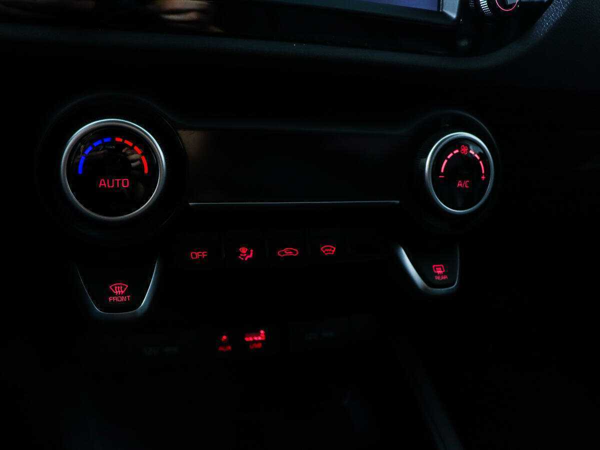 Купить Kia Rio с пробегом. Фото: #13