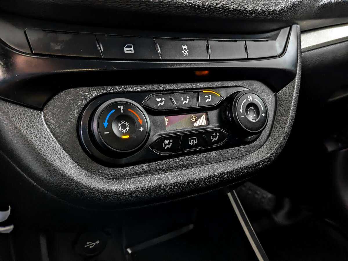 Купить Lada (ВАЗ) Vesta с пробегом. Фото: #19