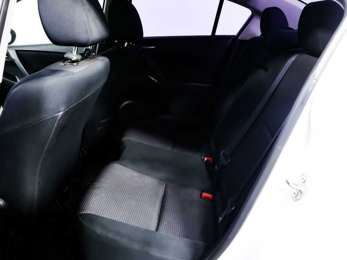 Купить Mazda 3 с пробегом. Фото: #11
