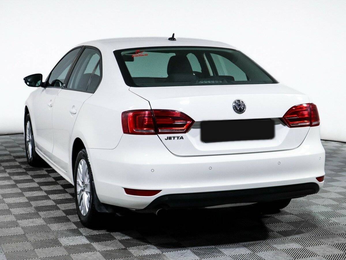 Купить Volkswagen Jetta с пробегом. Фото: #4