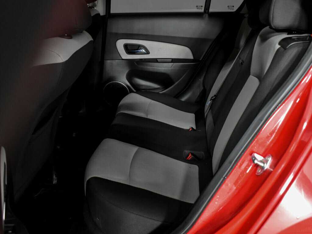 Купить Chevrolet Cruze с пробегом. Фото: #7