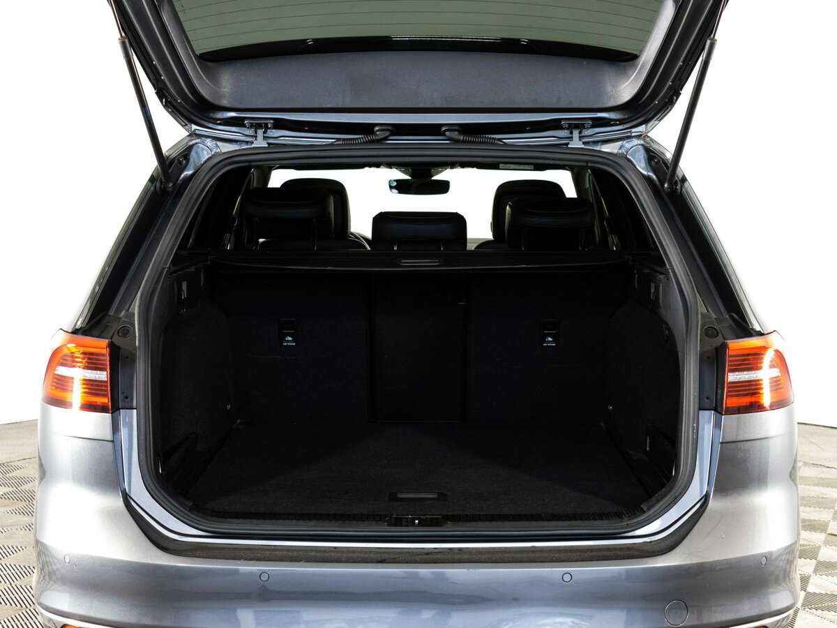 Купить Volkswagen Passat с пробегом. Фото: #23