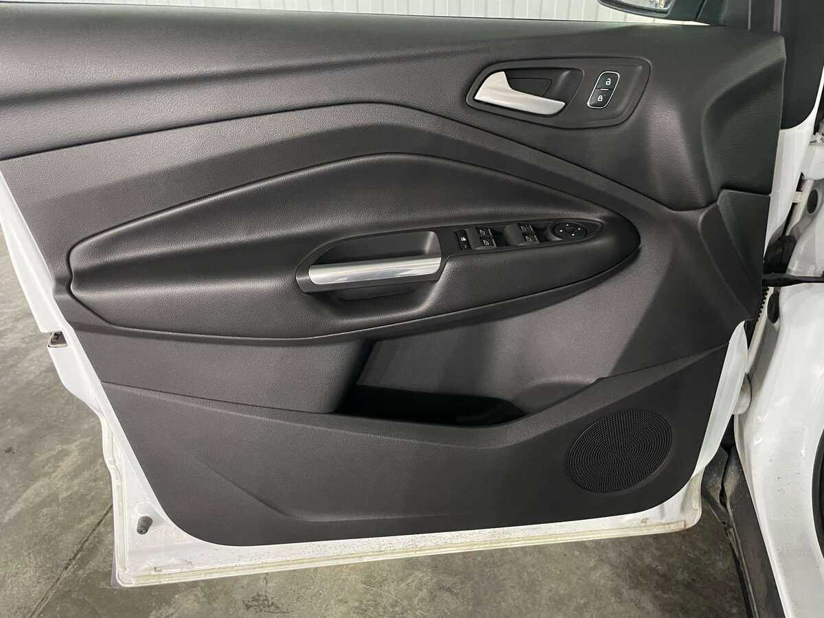 Купить Ford Kuga с пробегом. Фото: #23