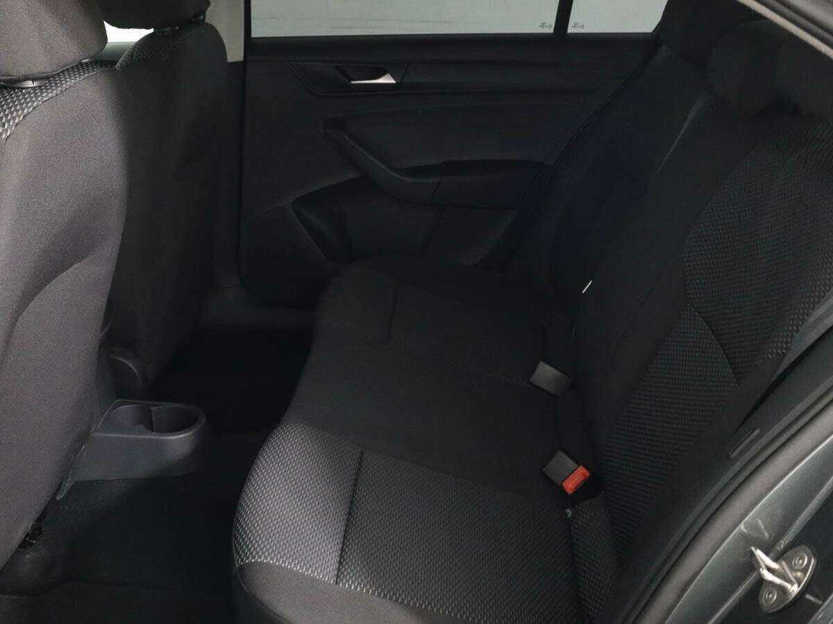 Купить Volkswagen Polo с пробегом. Фото: #7