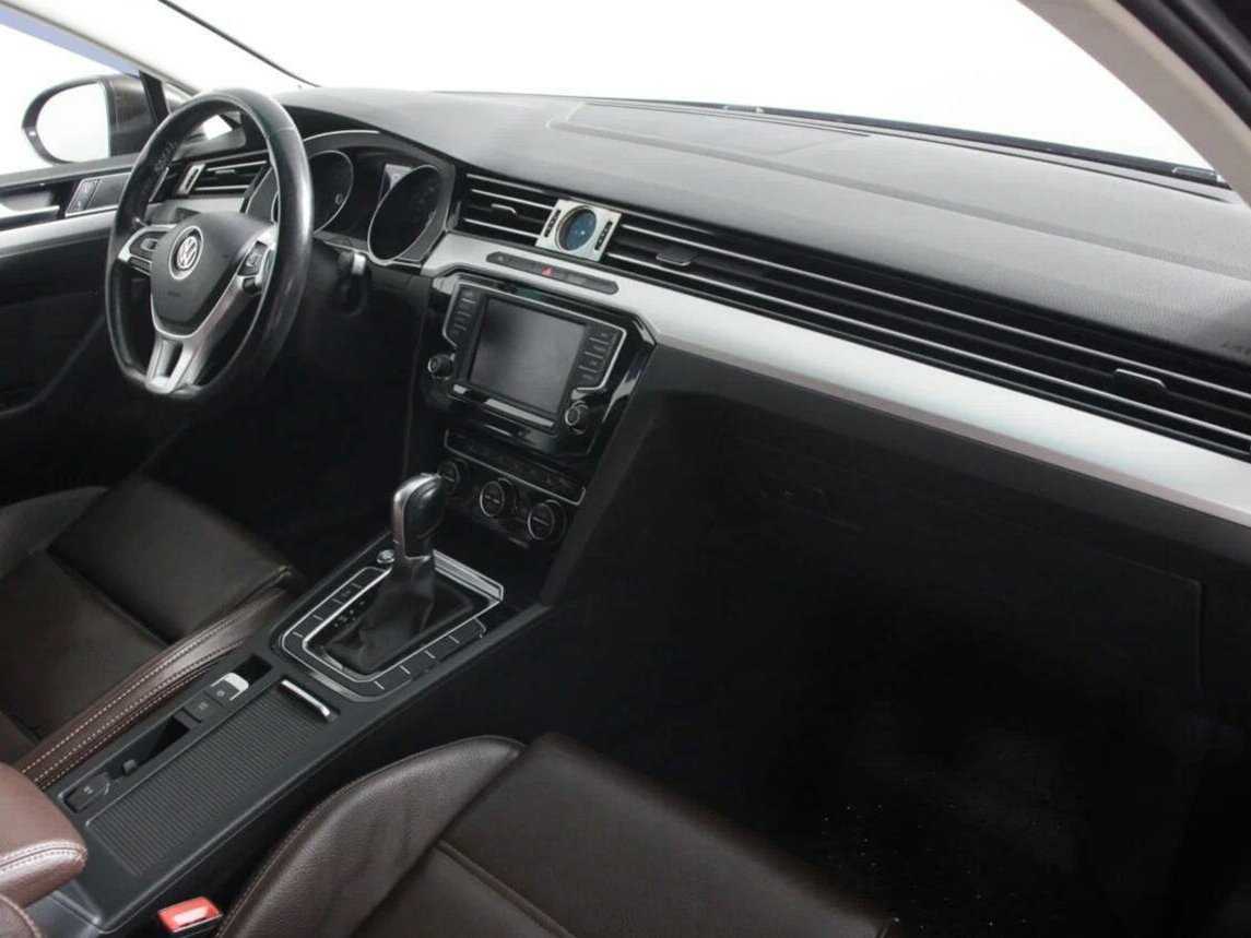 Купить Volkswagen Passat с пробегом. Фото: #8