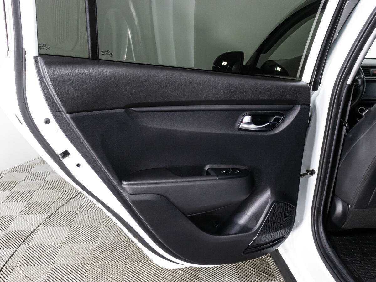 Купить Kia Rio с пробегом. Фото: #25