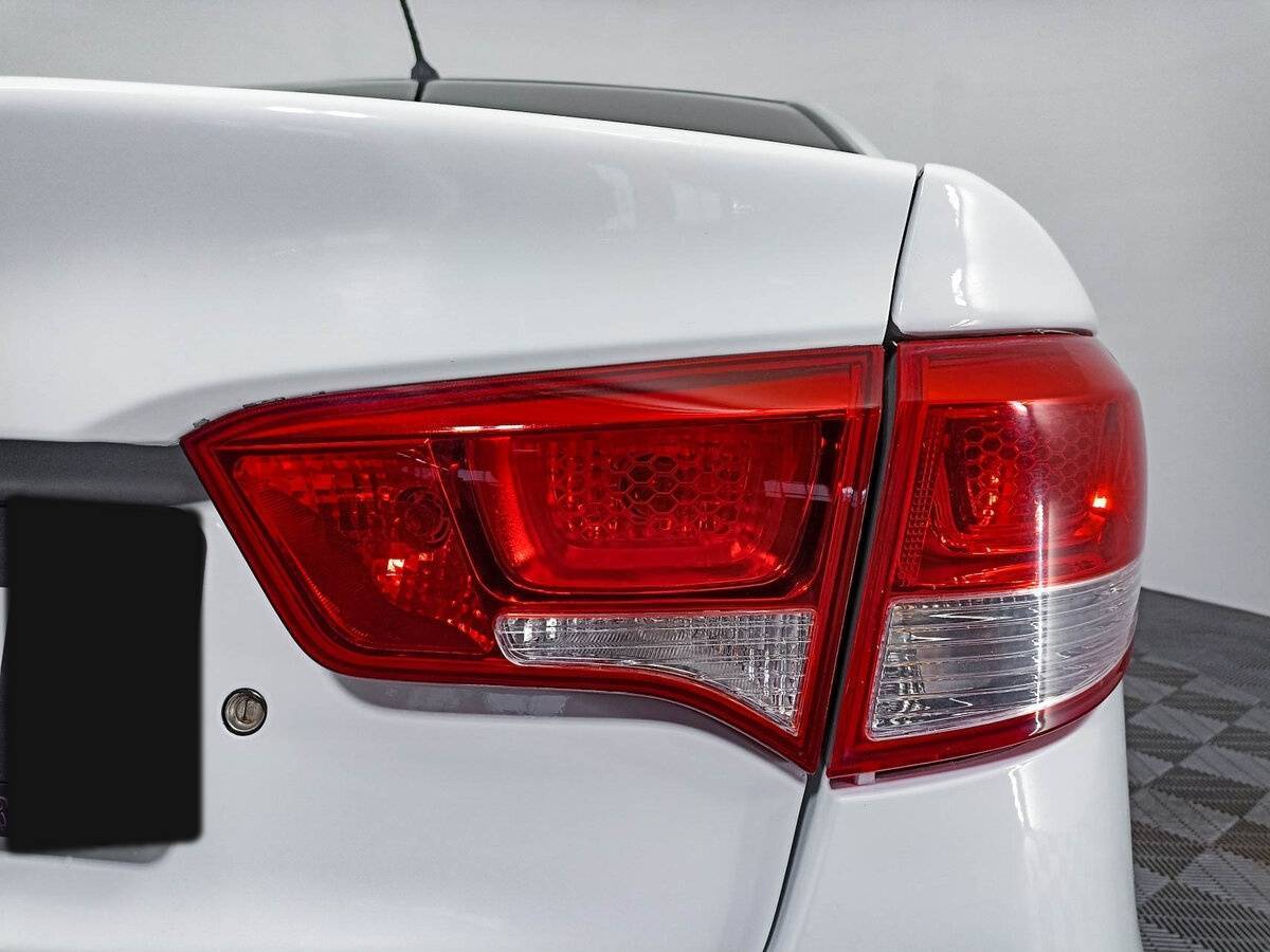 Купить Kia Rio с пробегом. Фото: #8