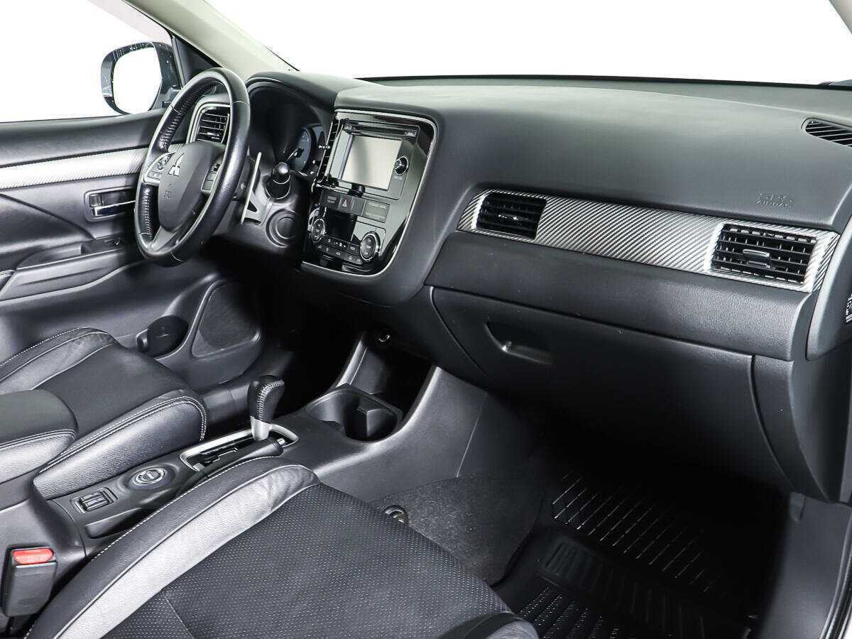 Купить Mitsubishi Outlander с пробегом. Фото: #8