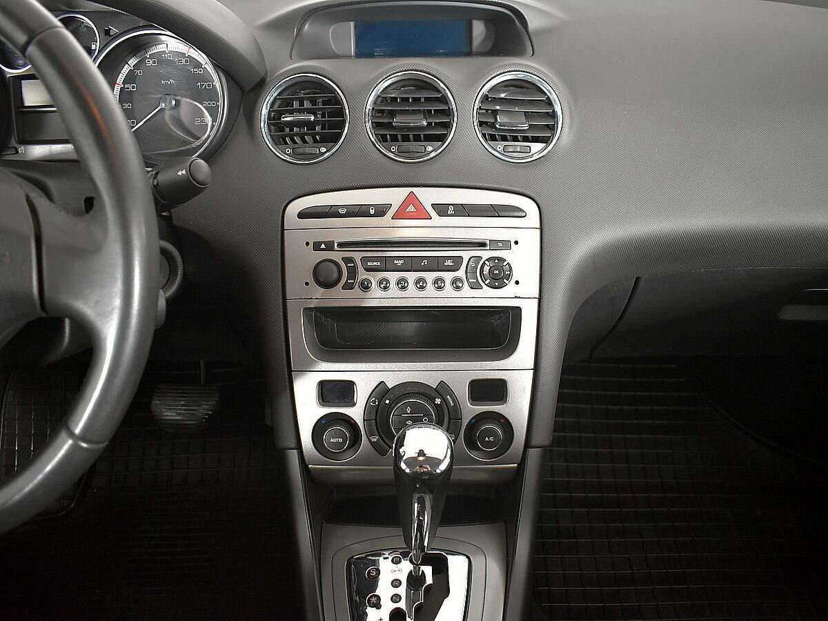 Купить Peugeot 408 с пробегом. Фото: #12