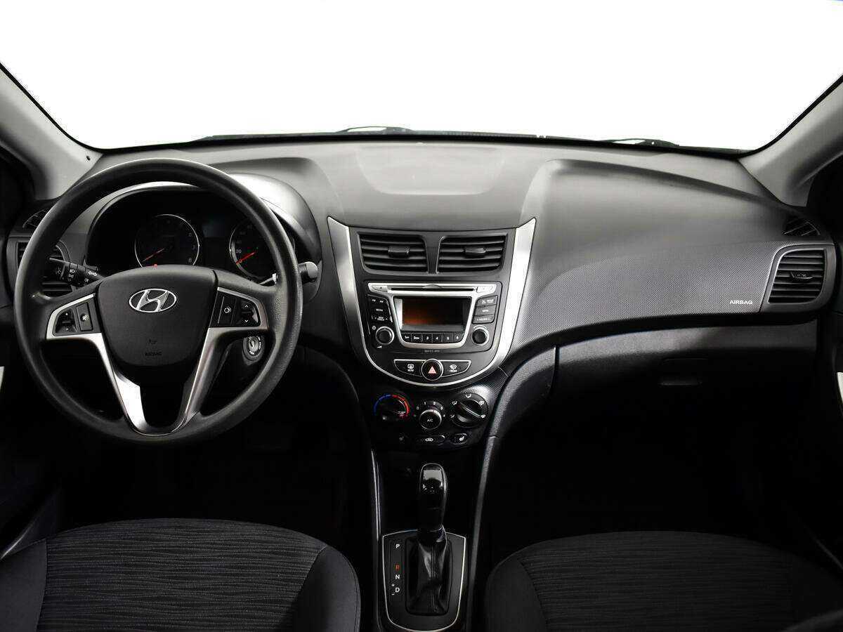 Купить Hyundai Solaris с пробегом. Фото: #11