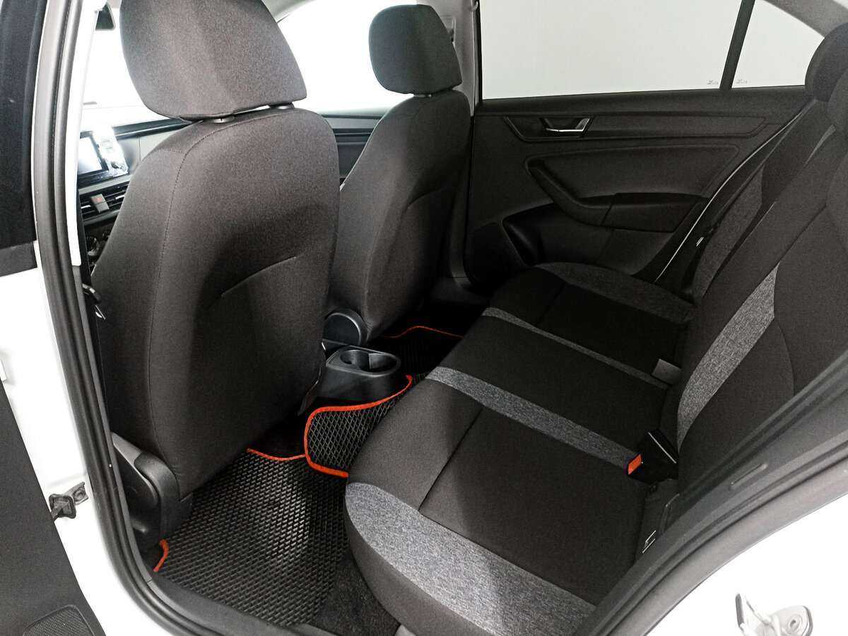 Купить Skoda Rapid с пробегом. Фото: #9