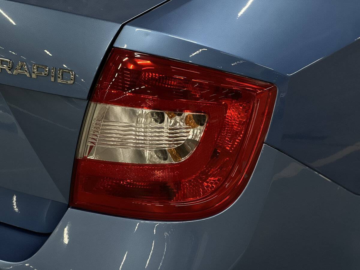 Купить Skoda Rapid с пробегом. Фото: #8
