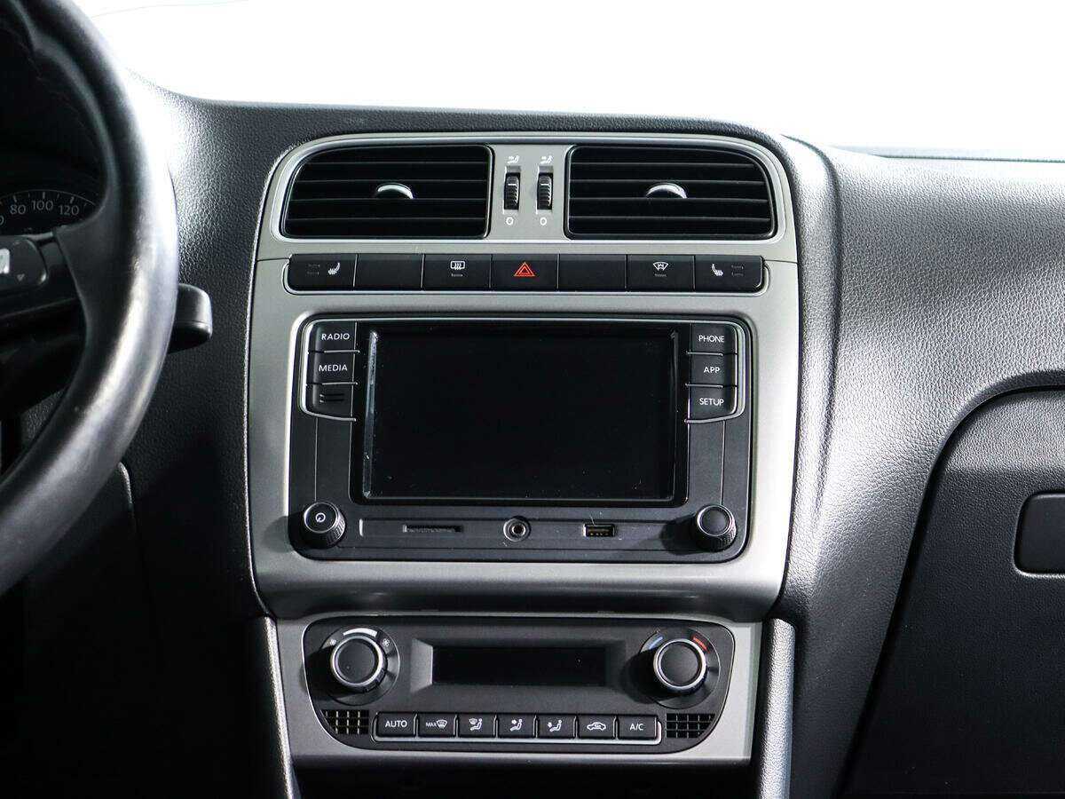 Купить Volkswagen Polo с пробегом. Фото: #11