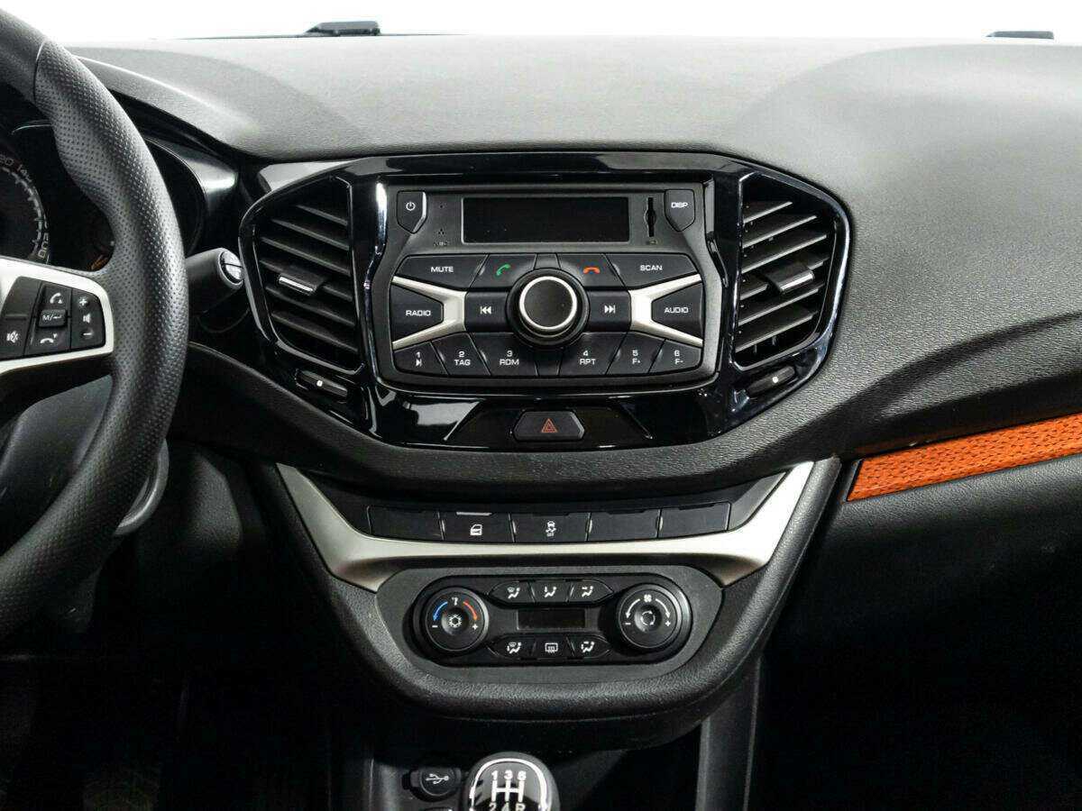 Купить Lada (ВАЗ) Vesta с пробегом. Фото: #13