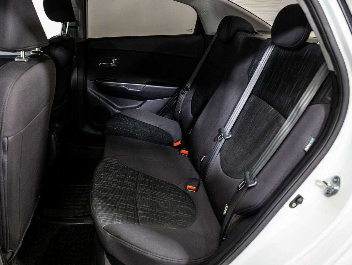 Купить Kia Rio с пробегом. Фото: #9