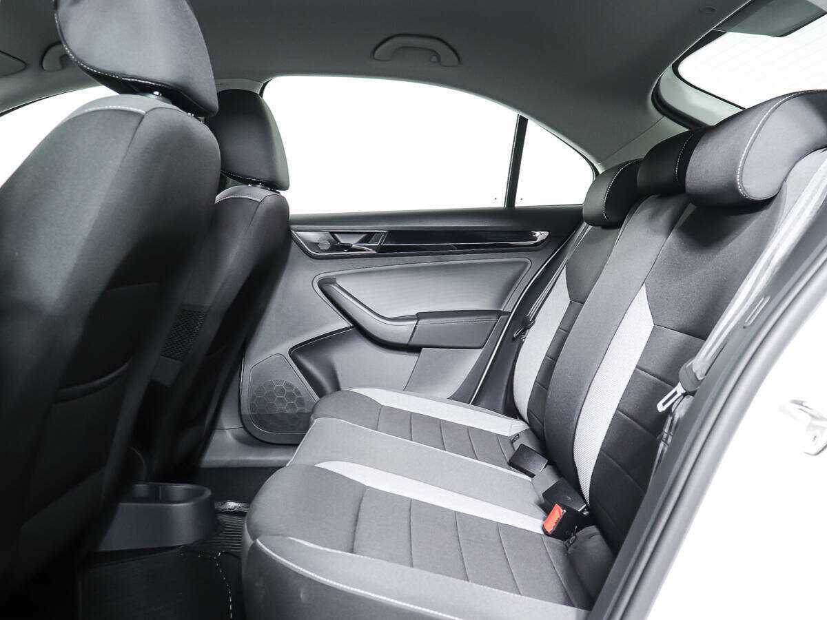 Купить Skoda Rapid с пробегом. Фото: #8