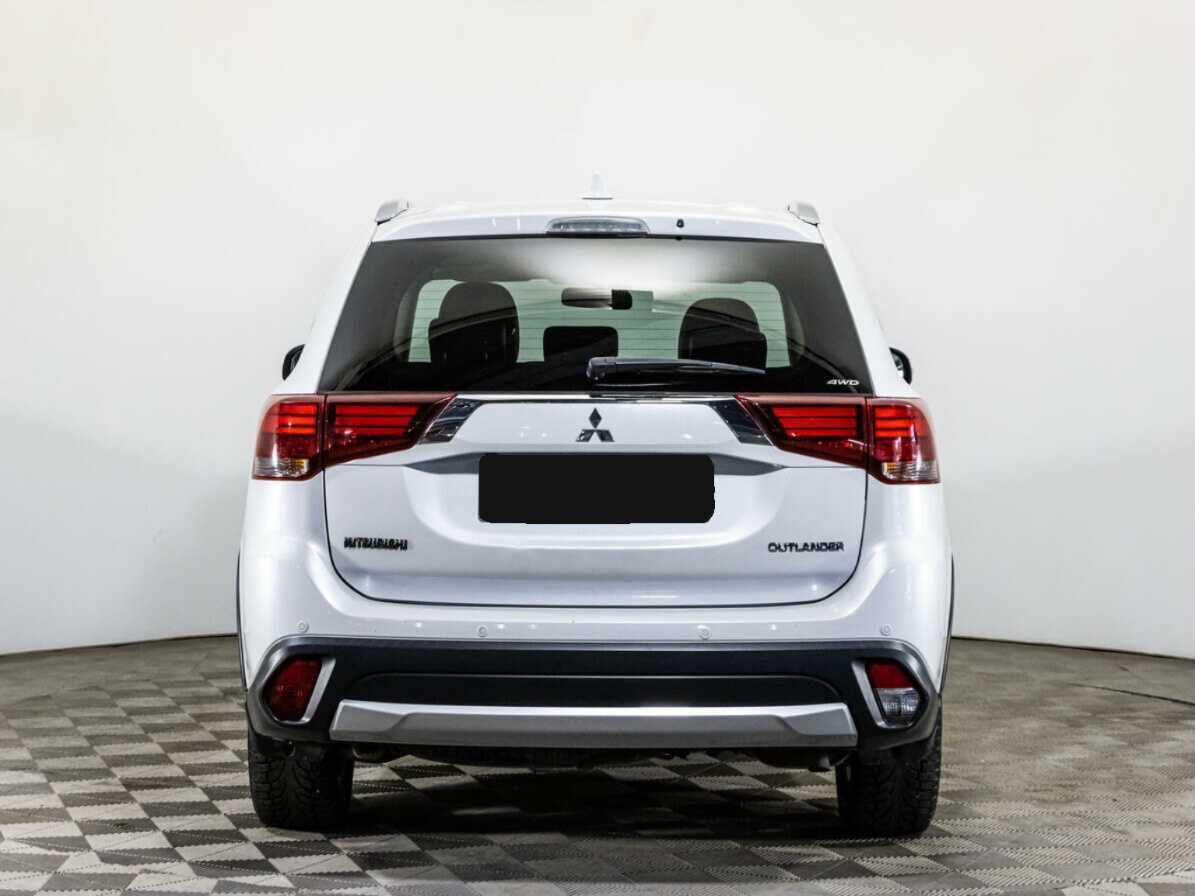 Купить Mitsubishi Outlander с пробегом. Фото: #4