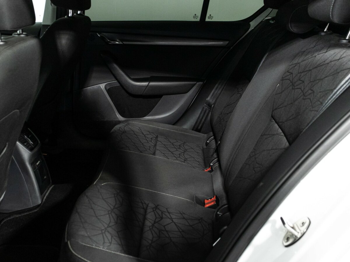 Купить Skoda Octavia с пробегом. Фото: #9