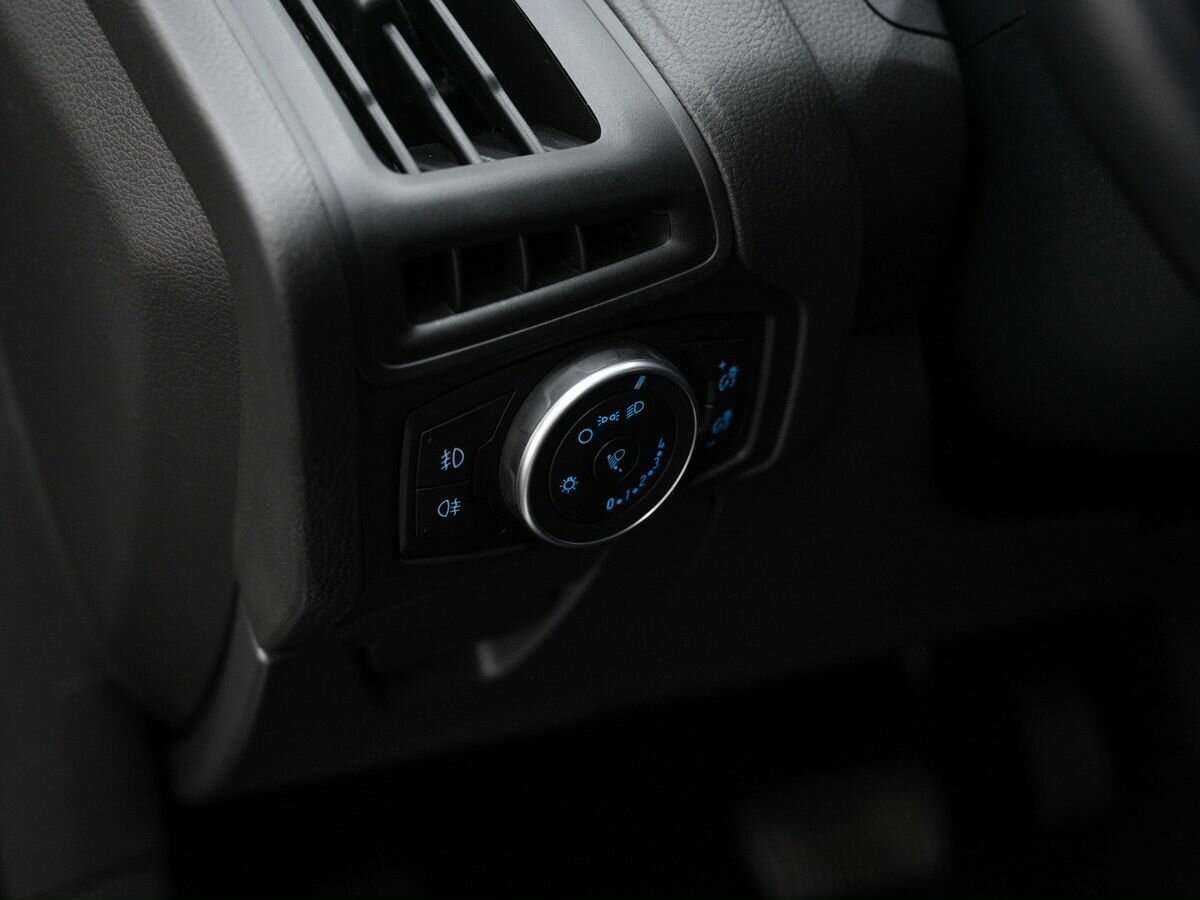 Купить Ford Focus с пробегом. Фото: #16