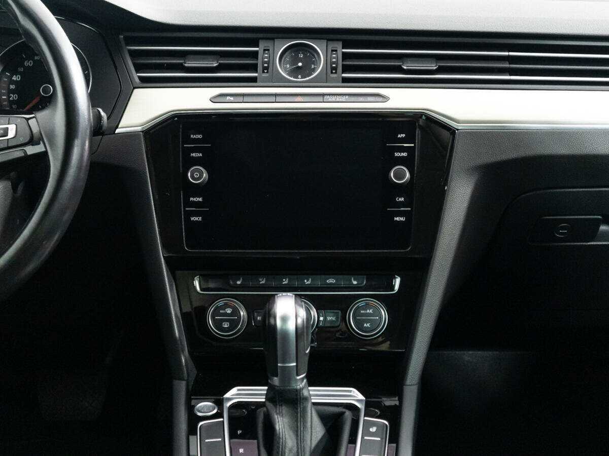 Купить Volkswagen Passat с пробегом. Фото: #13
