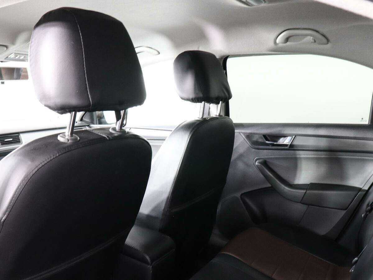Купить Skoda Rapid с пробегом. Фото: #10