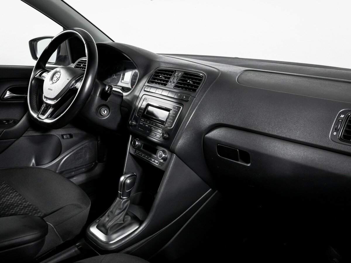Купить Volkswagen Polo с пробегом. Фото: #8