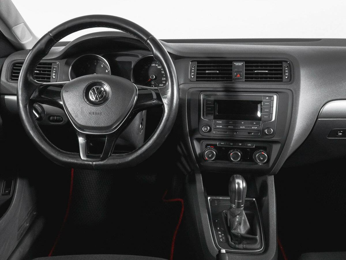 Купить Volkswagen Jetta с пробегом. Фото: #11