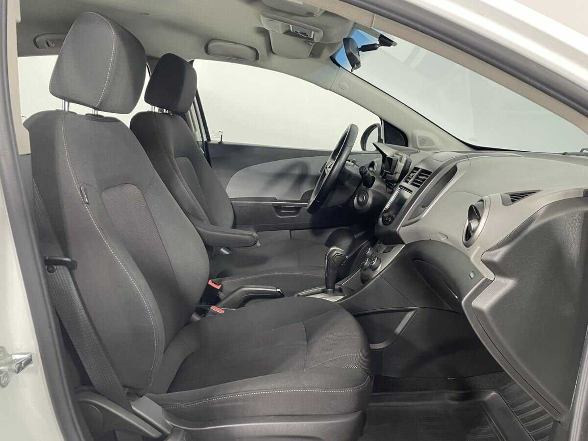 Купить Chevrolet Aveo с пробегом. Фото: #12