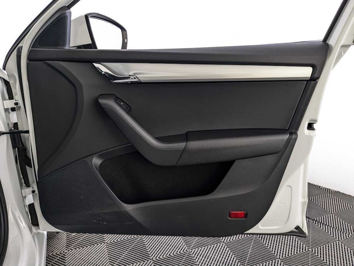 Купить Skoda Octavia с пробегом. Фото: #19