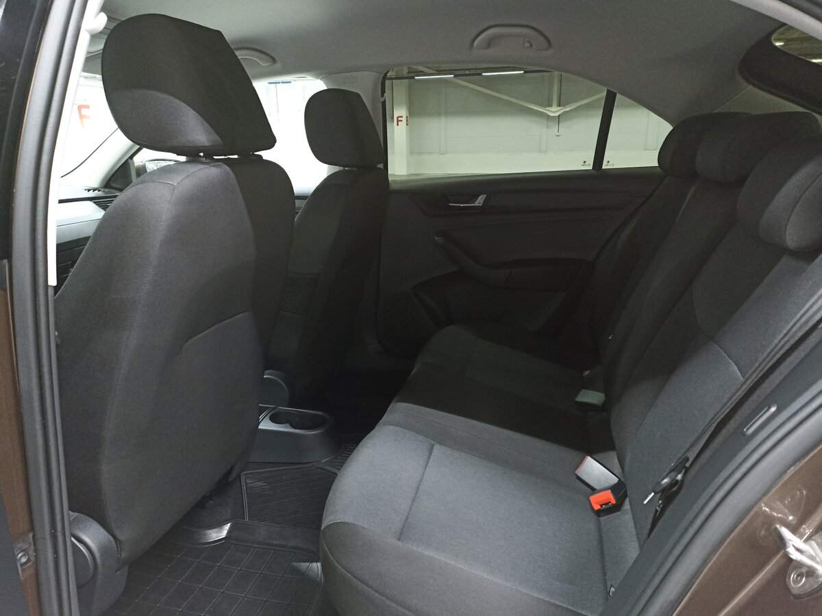 Купить Skoda Rapid с пробегом. Фото: #11