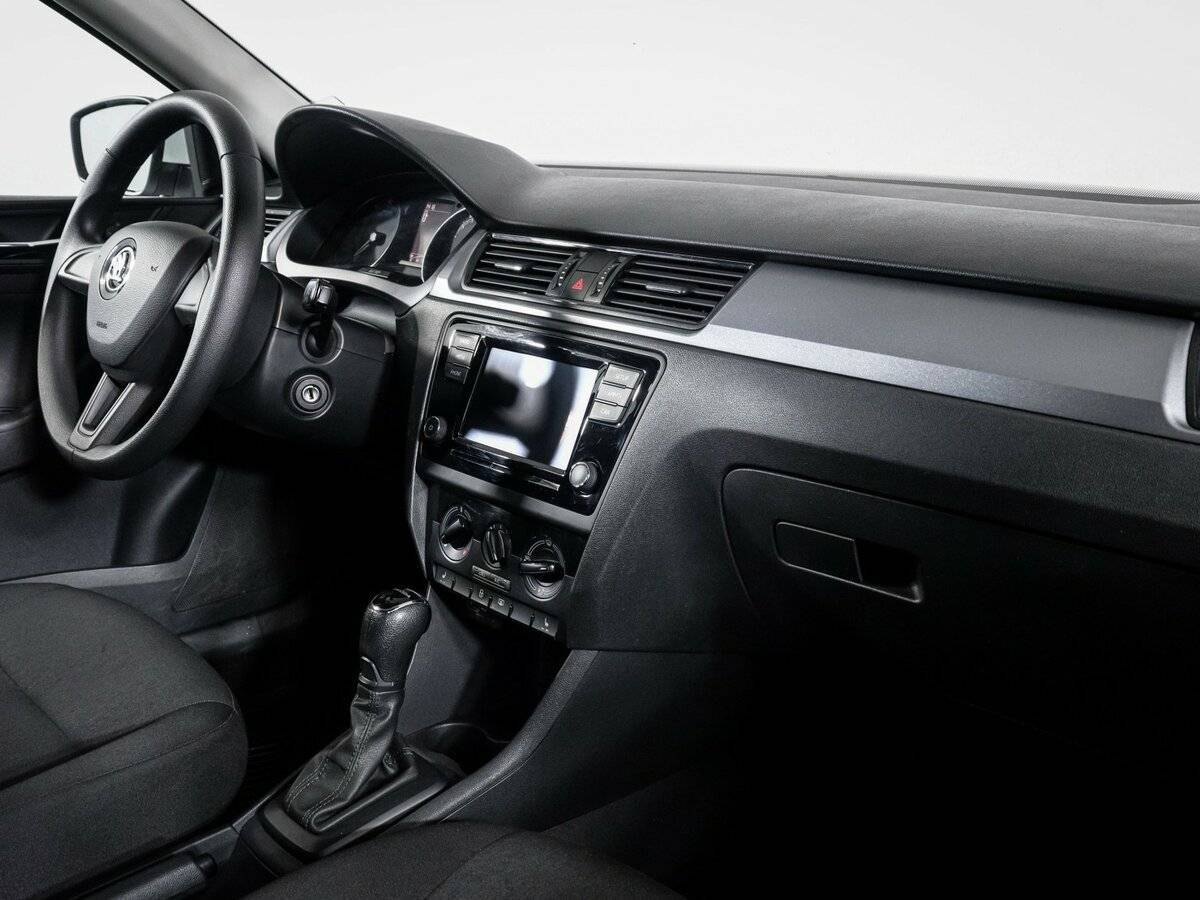 Купить Skoda Rapid с пробегом. Фото: #8