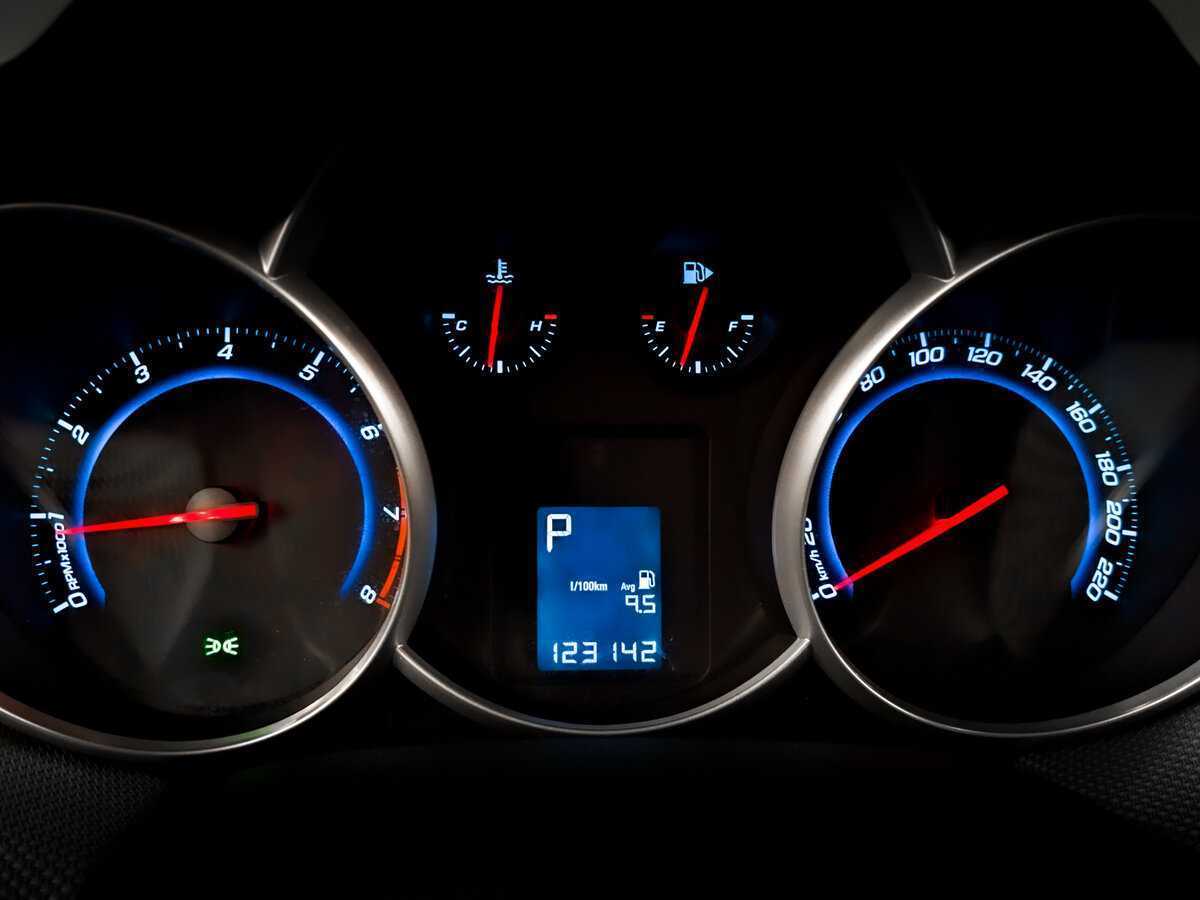 Купить Chevrolet Cruze с пробегом. Фото: #12