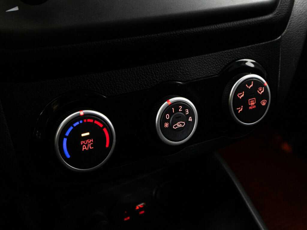 Купить Kia Rio с пробегом. Фото: #14