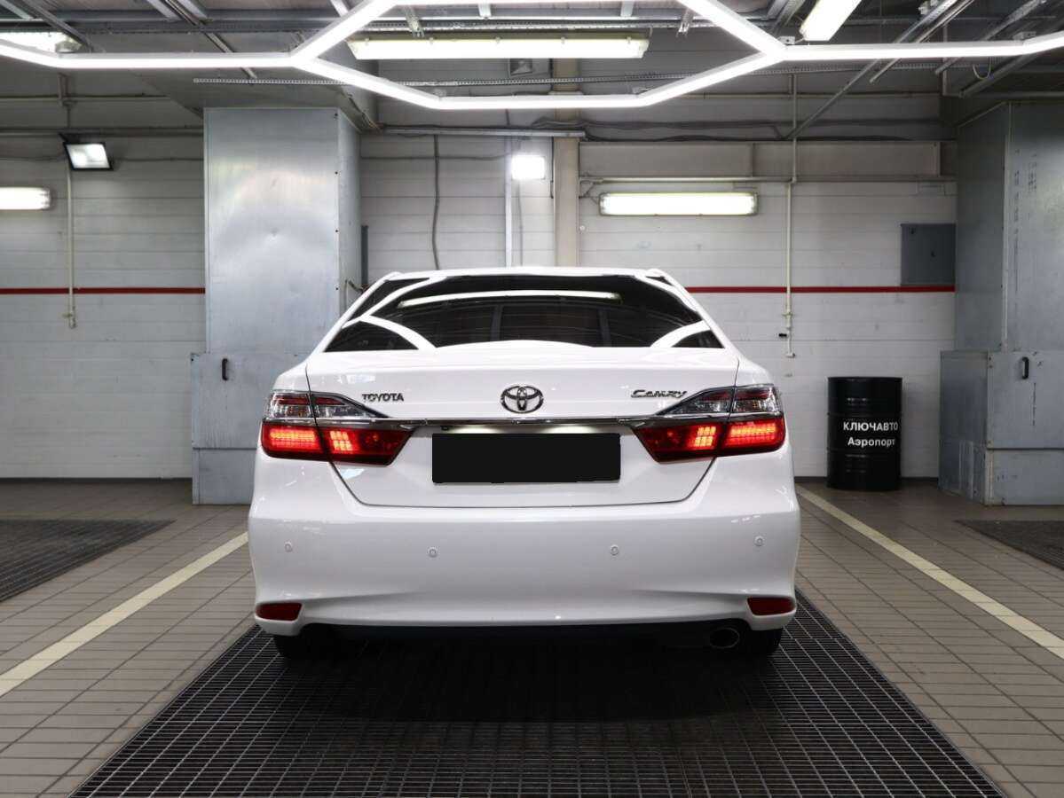 Купить Toyota Camry с пробегом. Фото: #2