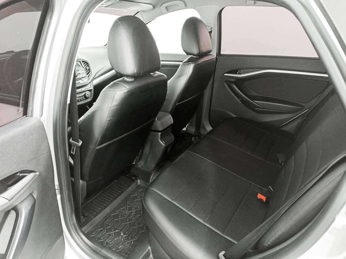 Купить Lada (ВАЗ) Vesta с пробегом. Фото: #9