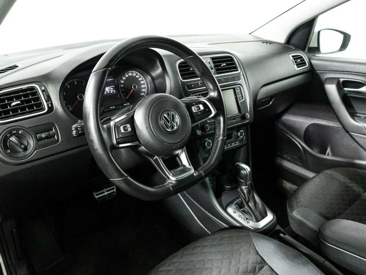 Купить Volkswagen Polo с пробегом. Фото: #10