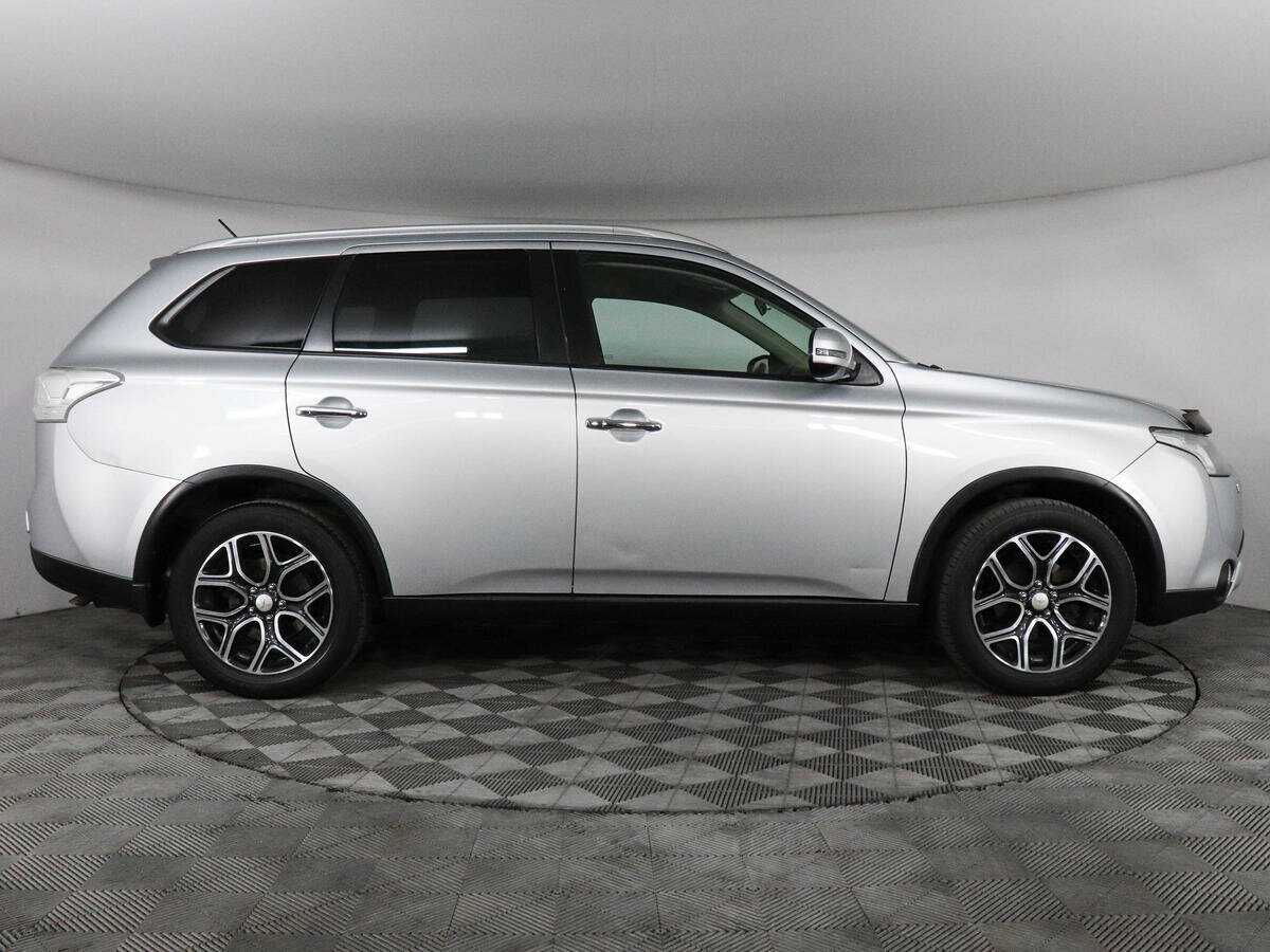 Купить Mitsubishi Outlander с пробегом. Фото: #3