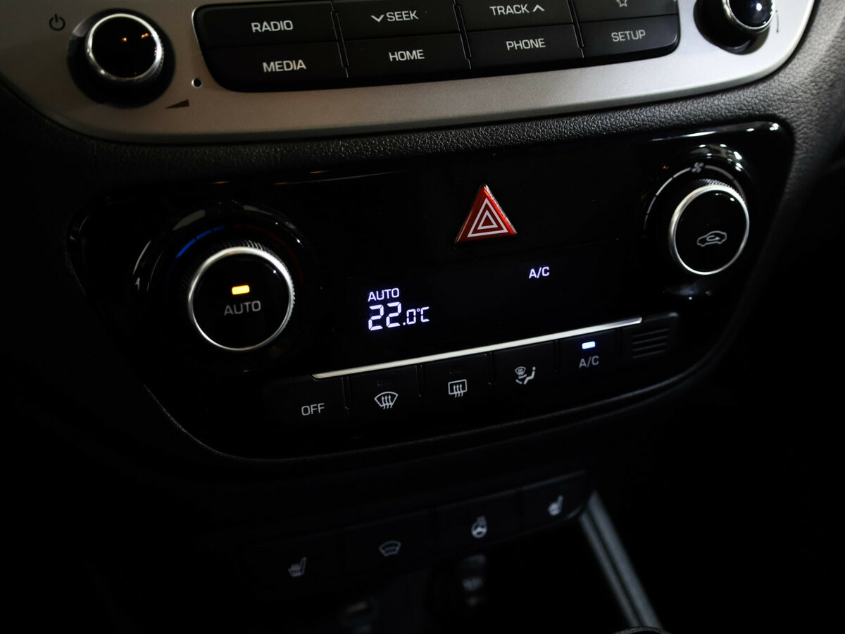 Купить Hyundai Solaris с пробегом. Фото: #14