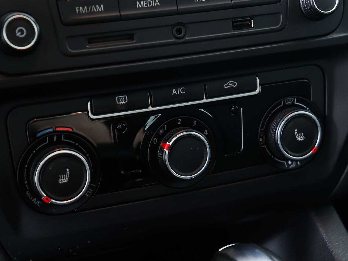 Купить Volkswagen Jetta с пробегом. Фото: #7