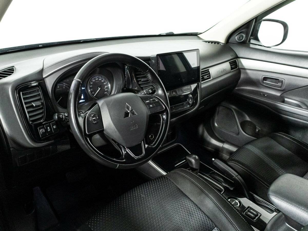 Купить Mitsubishi Outlander с пробегом. Фото: #10