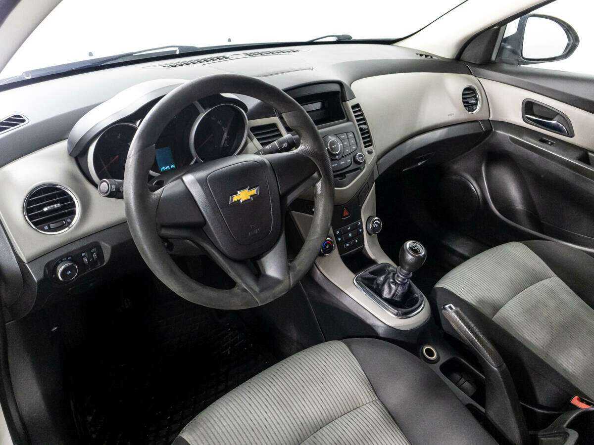 Купить Chevrolet Cruze с пробегом. Фото: #10