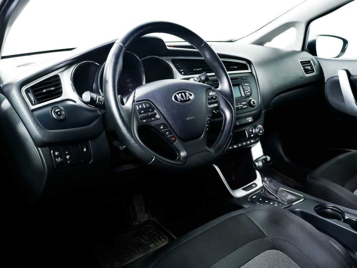Купить Kia Ceed с пробегом. Фото: #10