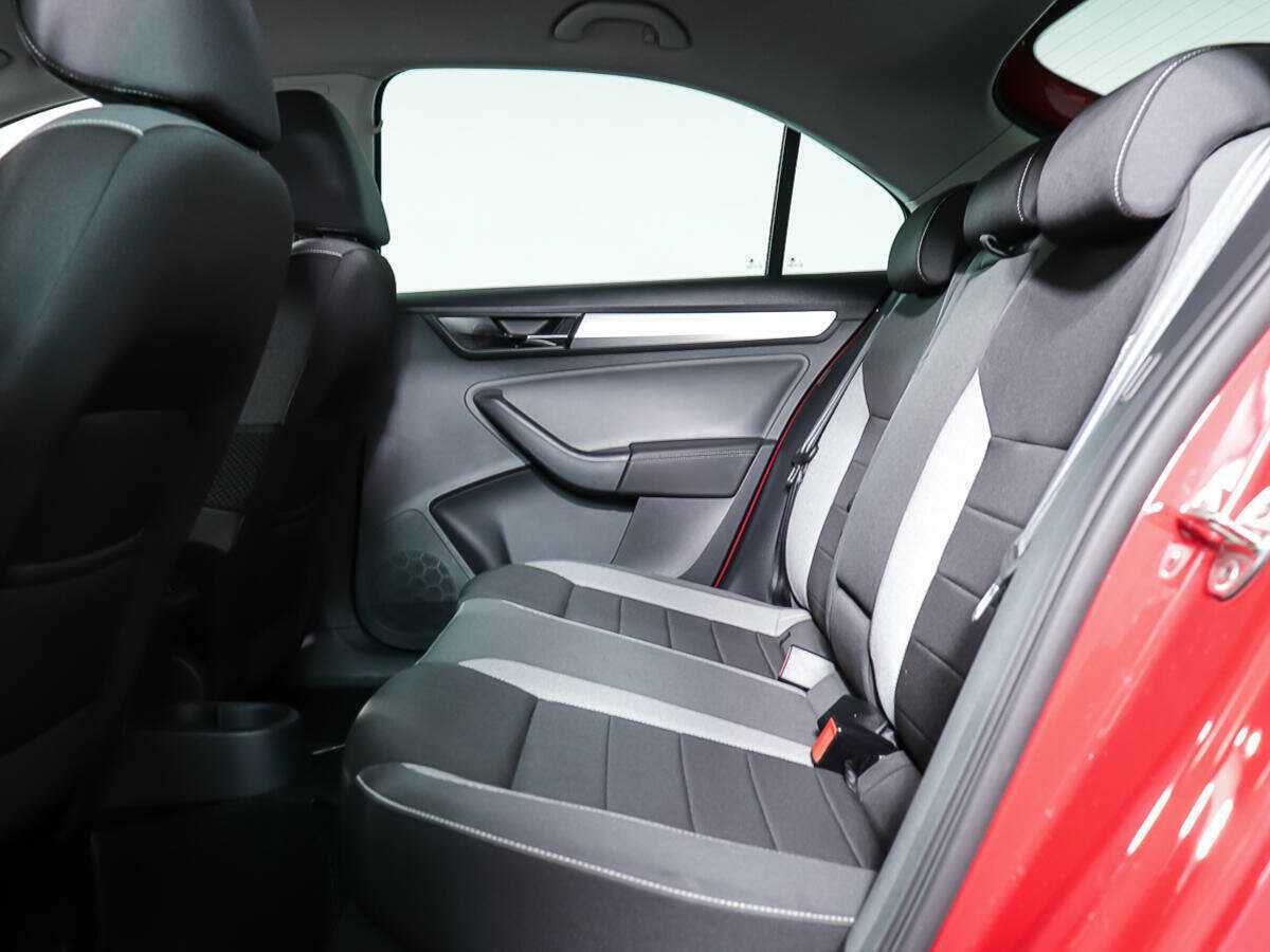 Купить Skoda Rapid с пробегом. Фото: #9