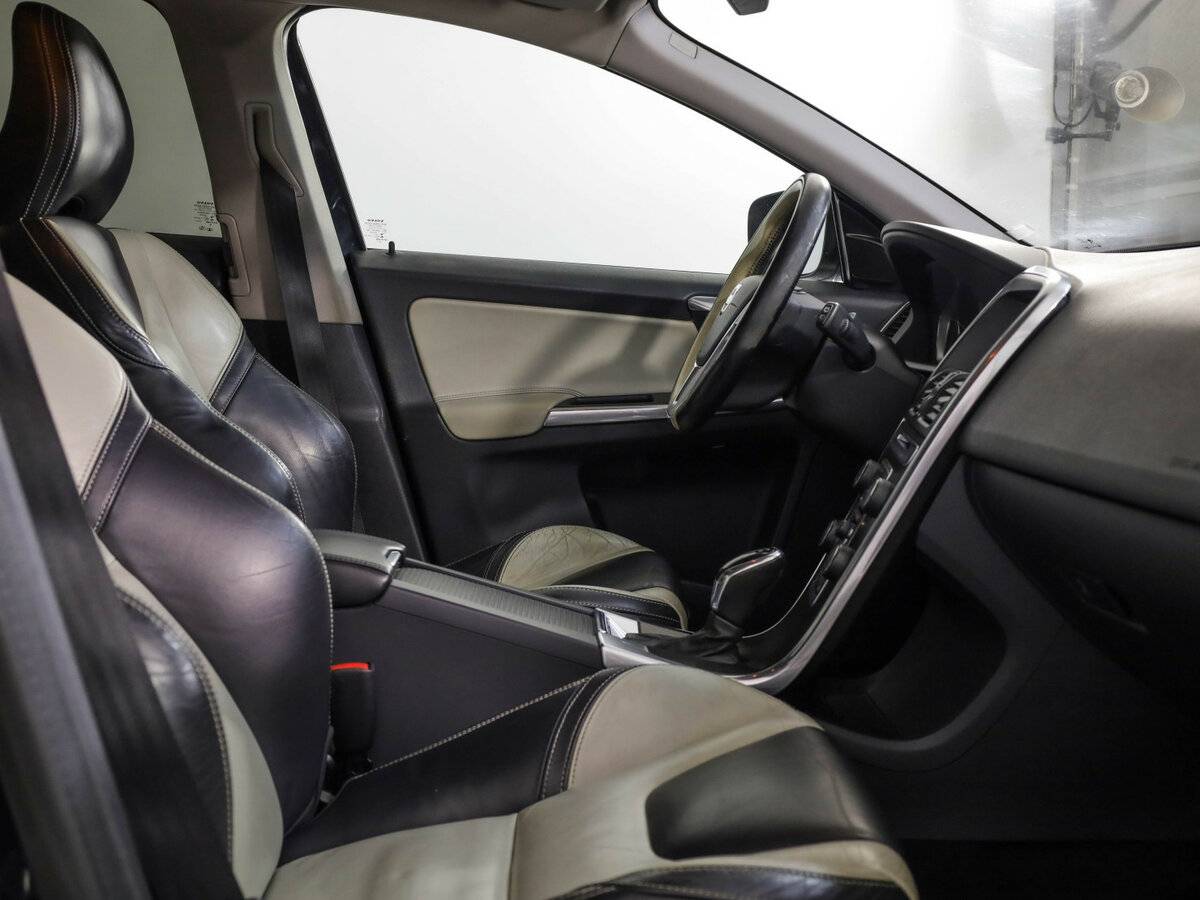 Купить Volvo XC60 с пробегом. Фото: #21